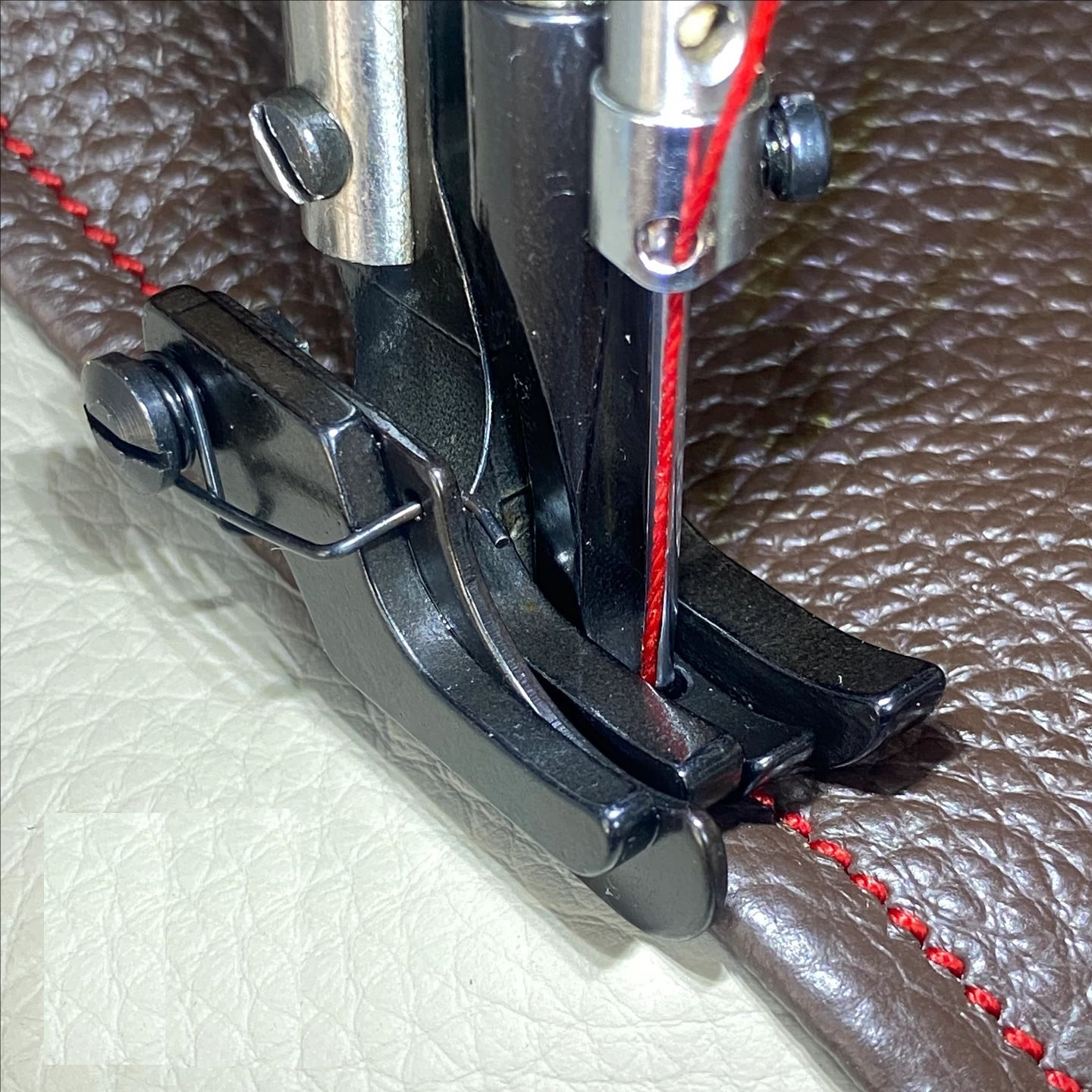 Textile Sewing Machines - #S585R/S585L WALKING FOOT RIGHT/LETF EDGE GUIDE