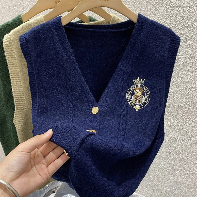 New Embroidered Bear Knitted L - Sewing Vest avis et prix