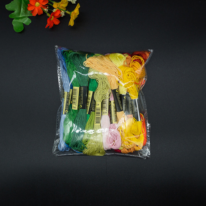 C 24/100/50 Multicolor Cross   - Sewing Kit avis et prix