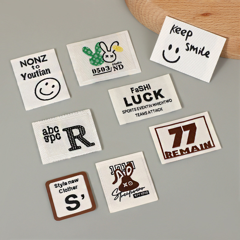 Cute Cartoon Patchwork Letters - Sewing Label avis et prix